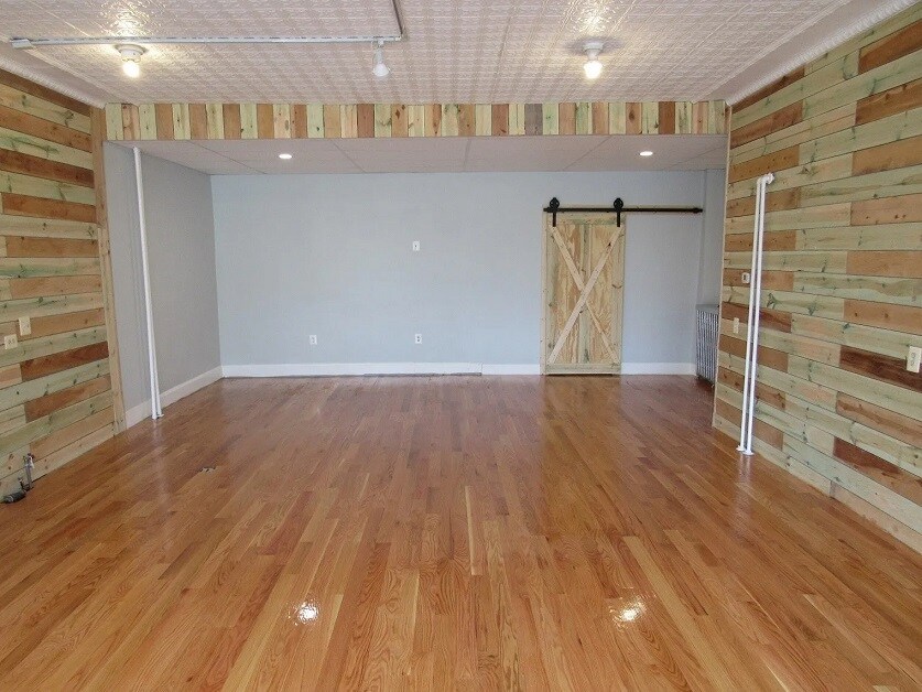 Primary Photo - 2963 S Archer Ave