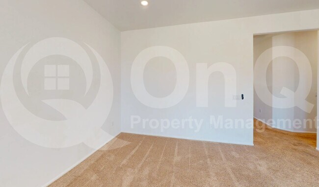 Foto del edificio - 6301 S Crescent Peak Dr