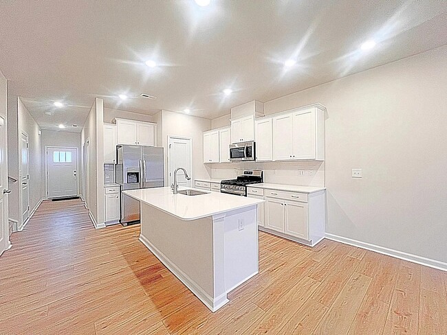 Building Photo - 5 Vine House Dr