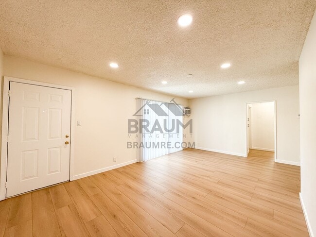 Building Photo - 5433 Sepulveda Blvd