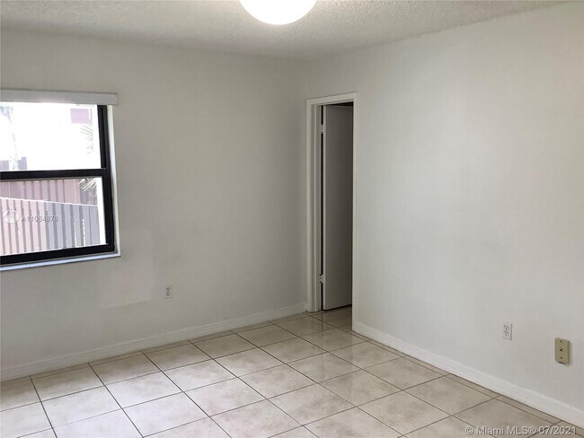 Building Photo - 9980 NW 9th St Cir