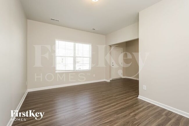 Building Photo - 3710 Streamside Dr