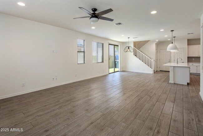 Foto del edificio - 5809 W Warner St