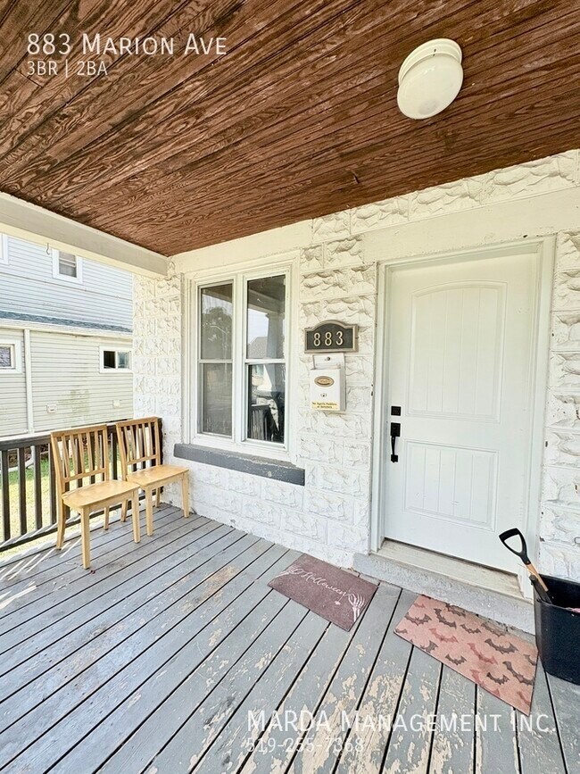 Photo du bâtiment - CHARMING 3 BED/2 BATH TOWNHOUSE - WALKERVILLE PLUS HYDRO & GAS!