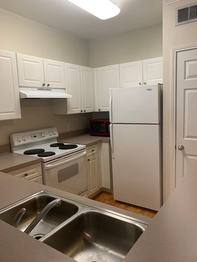 Building Photo - 280 Celebration Blvd