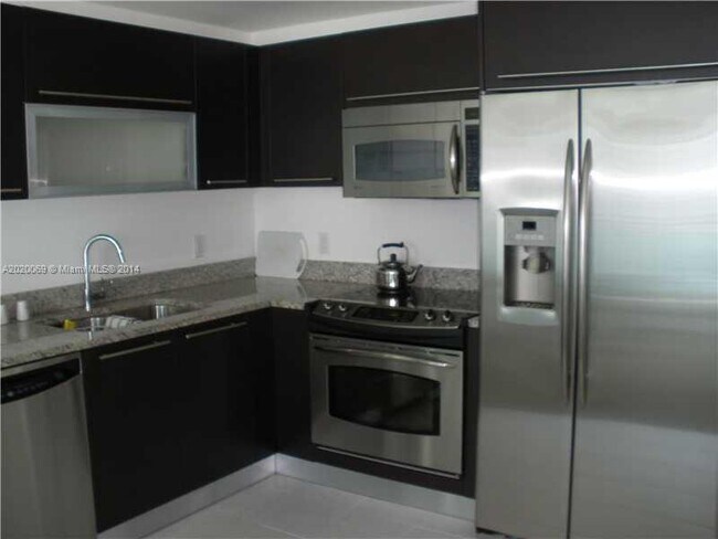 Building Photo - 950 Brickell Bay Dr