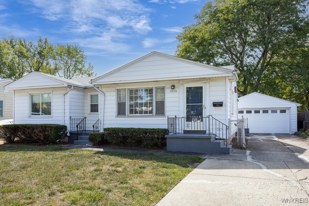 Foto principal - 2470 Eggert Rd