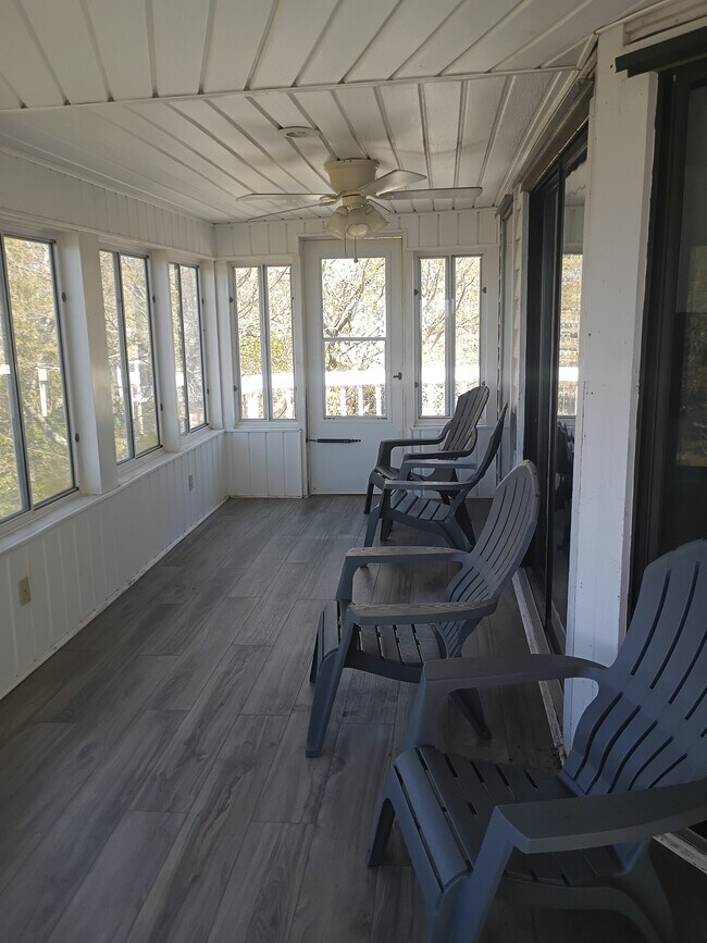 Foto del edificio - 111 S Oak Ct