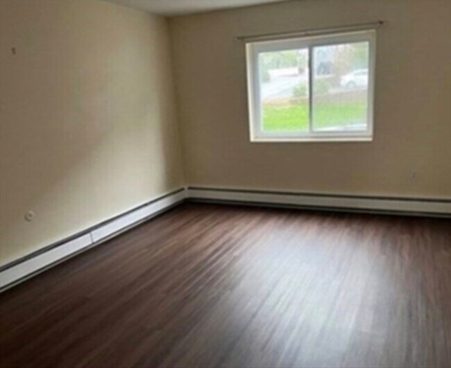 Foto del edificio - 12 Cox Ct