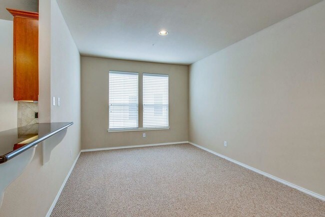 Building Photo - 7416 Coronado Ave