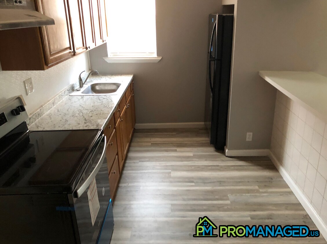 Foto principal - 6639 Torresdale Ave