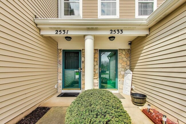 Building Photo - 2531 Oak Tree Ln