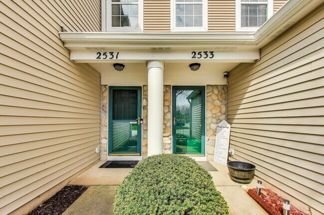 Foto del edificio - 2531 Oak Tree Ln