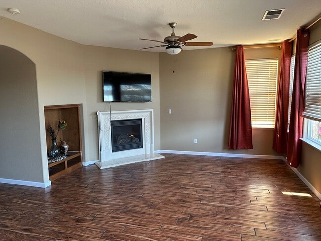 Building Photo - 2691 Hutchings Dr