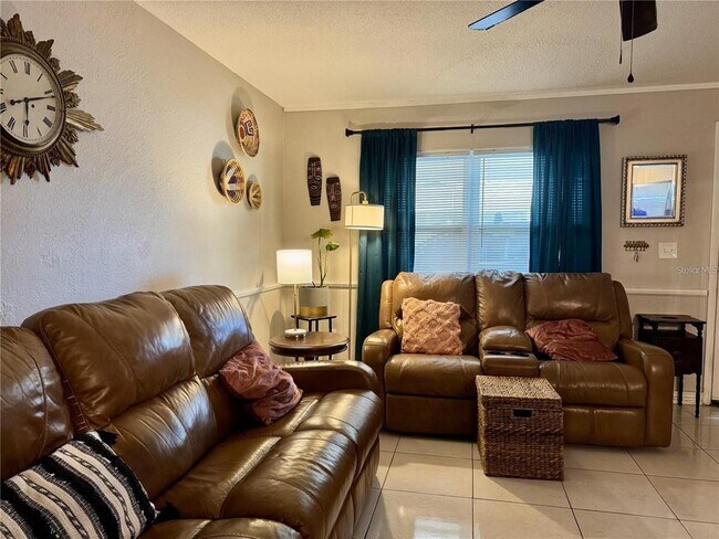 Foto del edificio - 3074 Brookview Ave