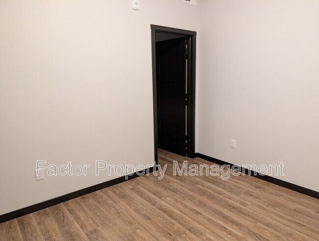 Building Photo - 2090 Carlson Dr
