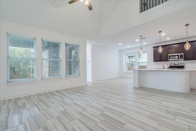 Building Photo - 8008 Prairie Rye Dr