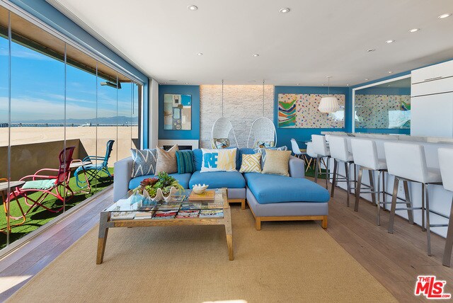 Foto principal - 3711 Ocean Front Walk