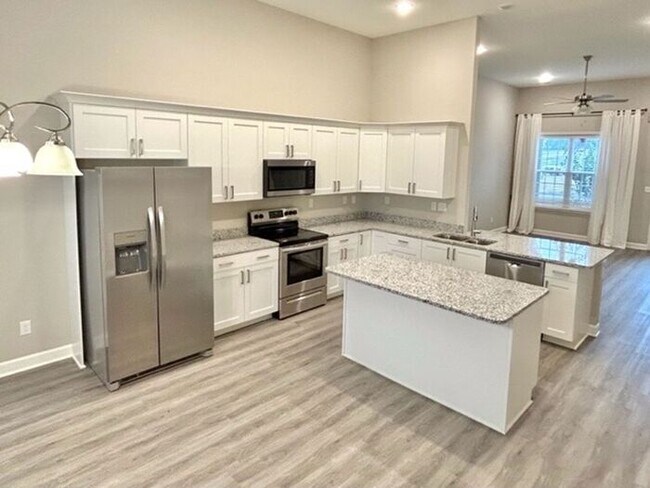 Building Photo - Now Leasing a 5-bedroom 3 bath home in Hor...