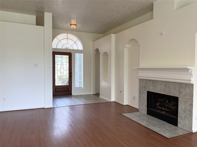 Foto del edificio - 10023 Hickory Trail Ln