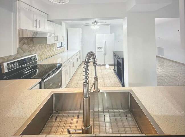 Foto del edificio - 3813 NE 16th Terrace