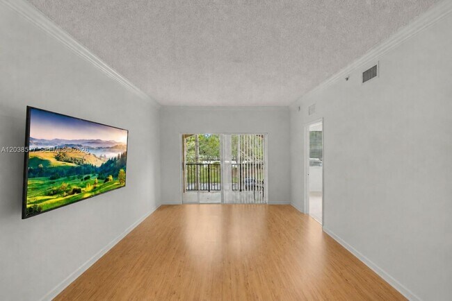 Foto del edificio - 5880 W Sample Rd