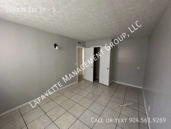 Foto del edificio - 2862 W 1st St
