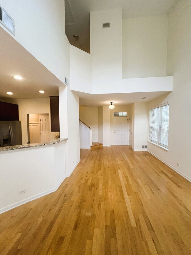Foto del edificio - 1029 Enfield Dr