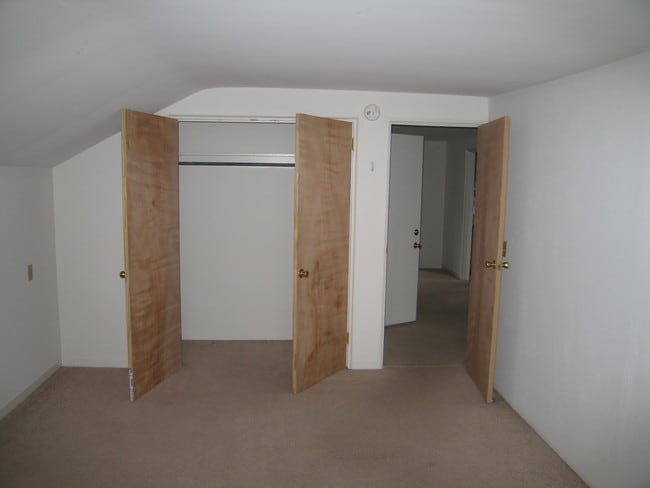 Building Photo - 234 E McCormick Ave