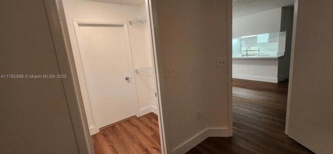 Foto del edificio - 17320 NW 67th Pl
