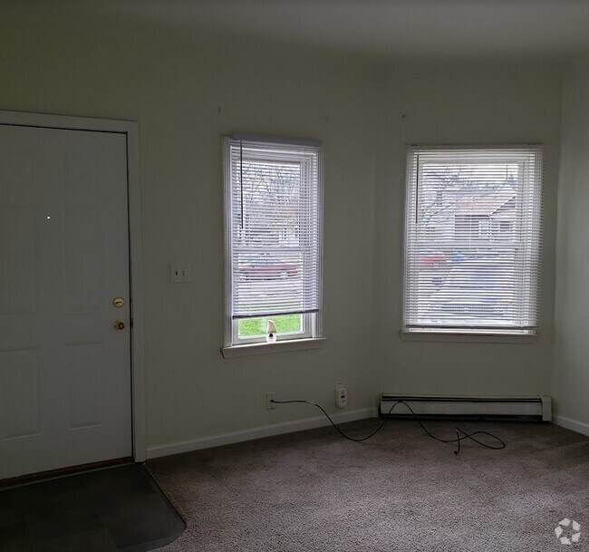 Old Forest Apartments for Rent with Parking Lansing, MI 2 Rentals