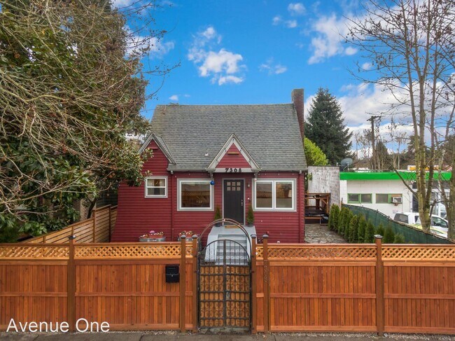 Foto del edificio - 5 br, 3 bath House - 7308 Keen Way N