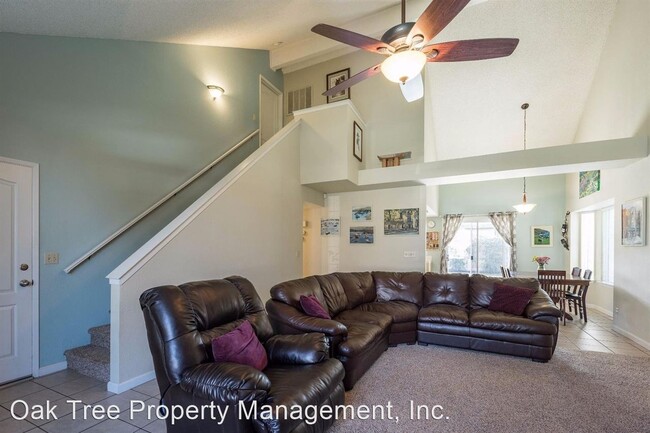 Building Photo - 3 br, 2 bath House - 1641 E. Solar Avenue