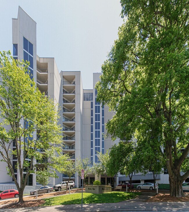 Foto del edificio - PRICE DROP. AVAILABLE NOW - JULY 31ST 2026. $1500 FURNISHED INCLUDING UTILITIES AND WIFI 1 BD 1 B...