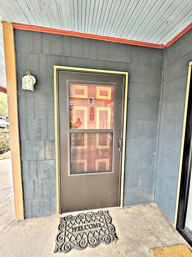 Foto del edificio - 614 3rd Ave SW