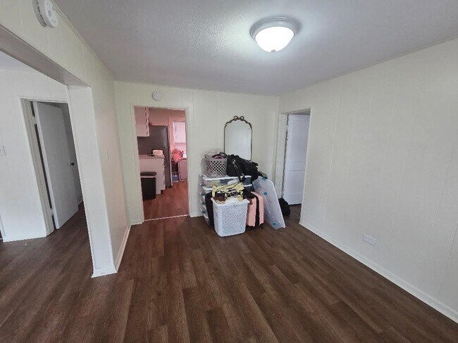 Foto del edificio - 372 S Midler Ave