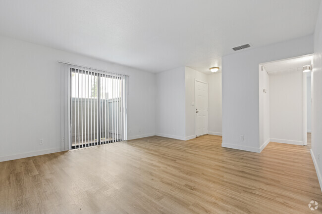 1BR, 1BA - 685SF - Living Room - Marigold Lane Apartments