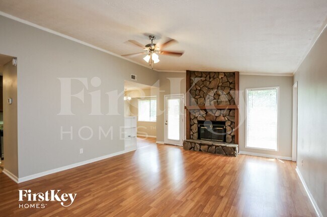 Foto del edificio - 5301 W Jones Bridge Rd