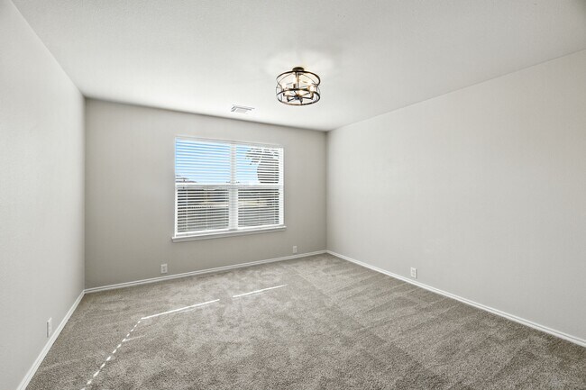 Building Photo - 3933 Brook Hollow Dr