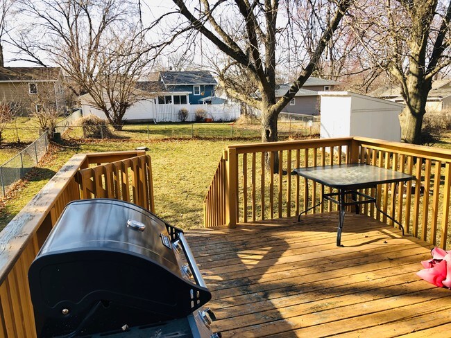 Foto del edificio - 1015 Calumett Dr