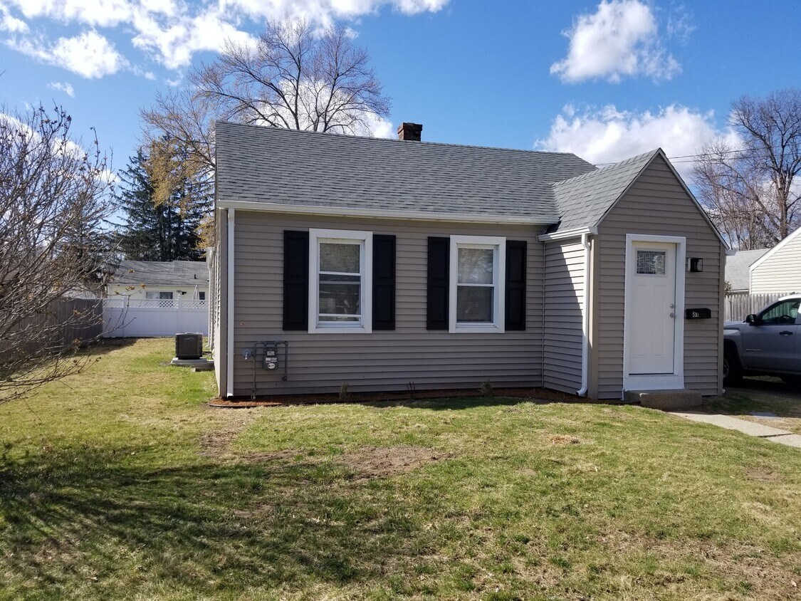 81 Naubuc Ave, East Hartford, CT 06118 House Rental in East Hartford