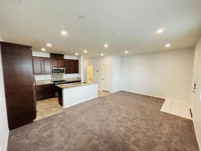 Foto del edificio - 40407 Calle Real