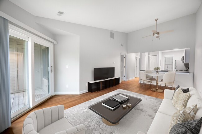 Building Photo - Oak Hill Apartments