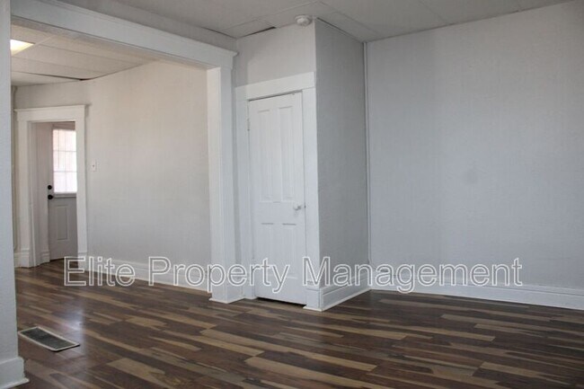 Foto del edificio - 1010 West St