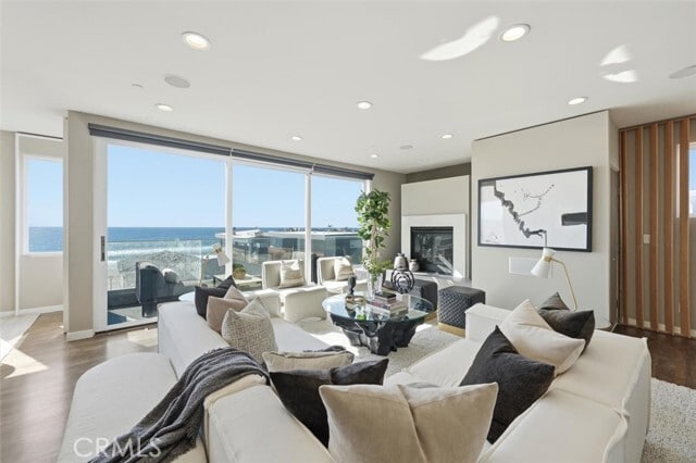 Building Photo - 2406 Ocean Dr