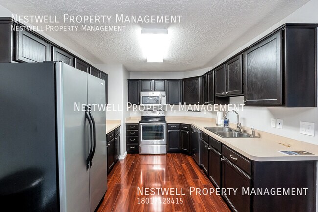 Building Photo - $250 OFF 1ST MONTH'S RENT Great 3-bed Cond...
