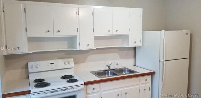 Foto del edificio - 1427 NE 22nd St