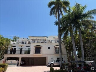 Building Photo - 70 Isle of Venice Dr