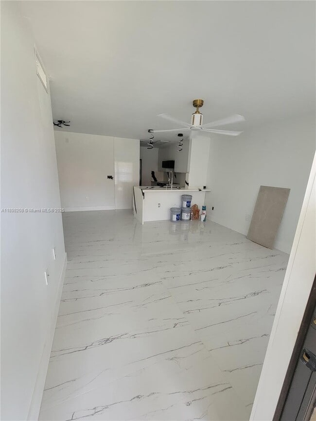 Foto del edificio - 10034 NW 6th St