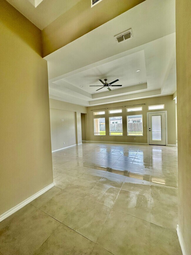 Building Photo - 5439 Barbwire Ln